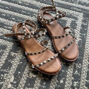Steve Madden Silver Studded Sandal, size 8.5